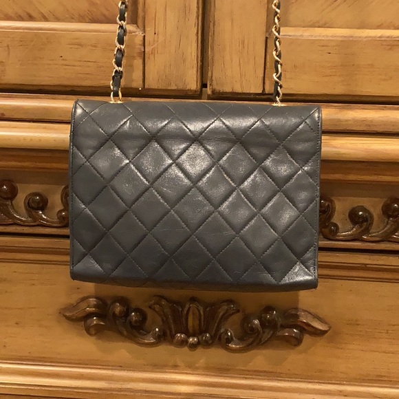 Chanel Vintage 80's 24kt  Blue Quilted Lambskin Envelope Flap Crossbody Bag - Picture 9 of 16